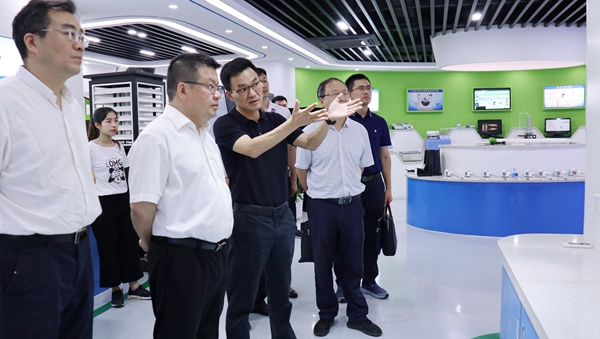 浙江省農(nóng)業(yè)農(nóng)村廳黨組書記、廳長(zhǎng)王通林一行蒞臨托普云農(nóng)調(diào)研