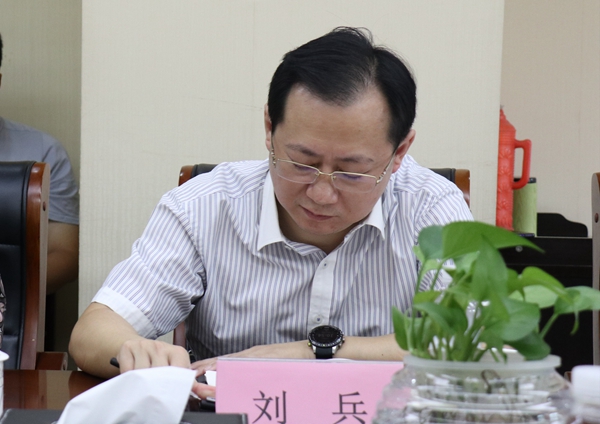 省工業(yè)和信息化研究院院長(zhǎng)劉兵